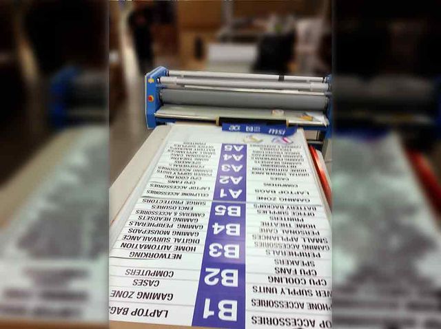Laminated shelf navigation